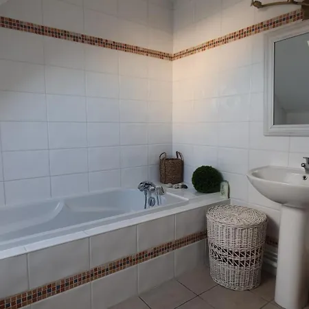 Δωμάτια σε οικογενειακή κατοικία Maison Des Hortensias *